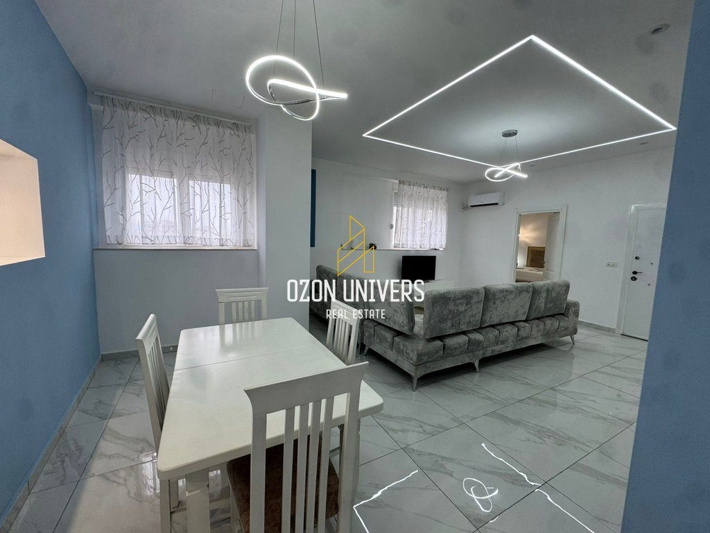 Apartament 1+1 për qira në Qendër!