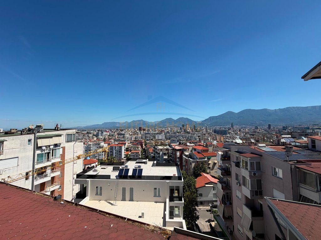 Shitet, Duplex 4+1+2, Rezidenca Kodra e Diellit 1, Tiranë.