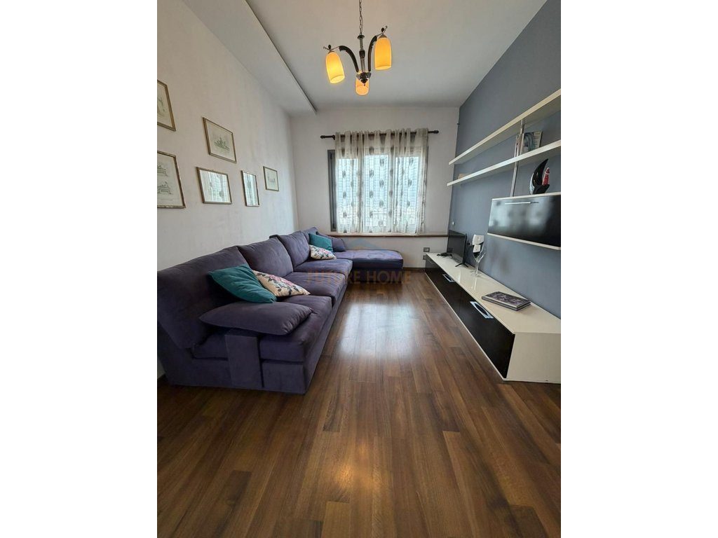 Qera , Apartament 2+1 , Pazari i Ri , Tirane
