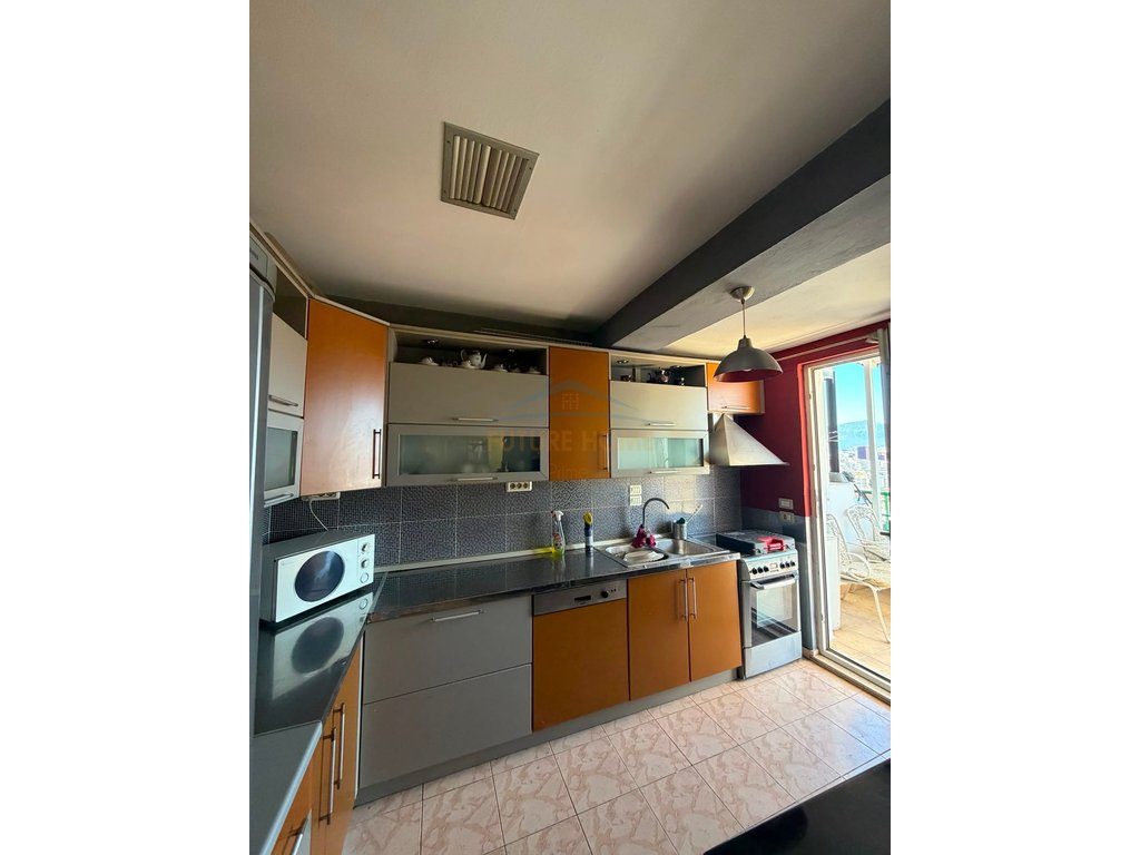 Shitet, Duplex 4+1+2, Rezidenca Kodra e Diellit 1, Tiranë. 4