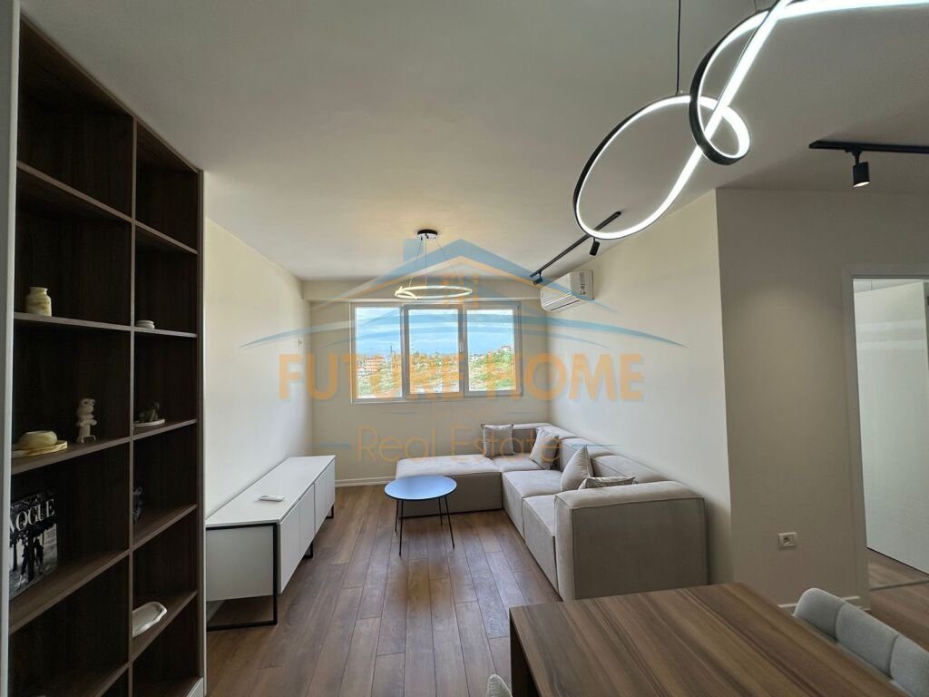 Shitet, Apartament 2+1, Shkoze, Tiranë. 2
