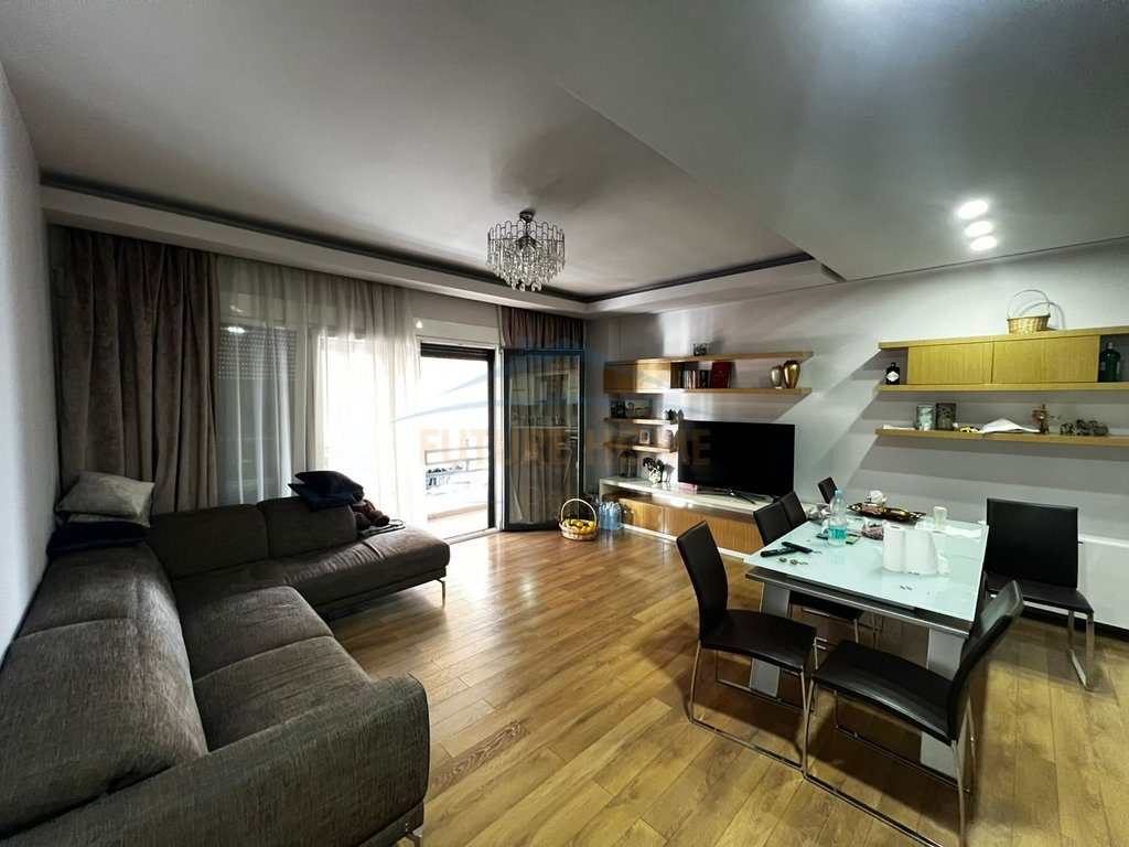 Shitet , Apartament 3+1+2 , Dritan Hoxha , Tirane