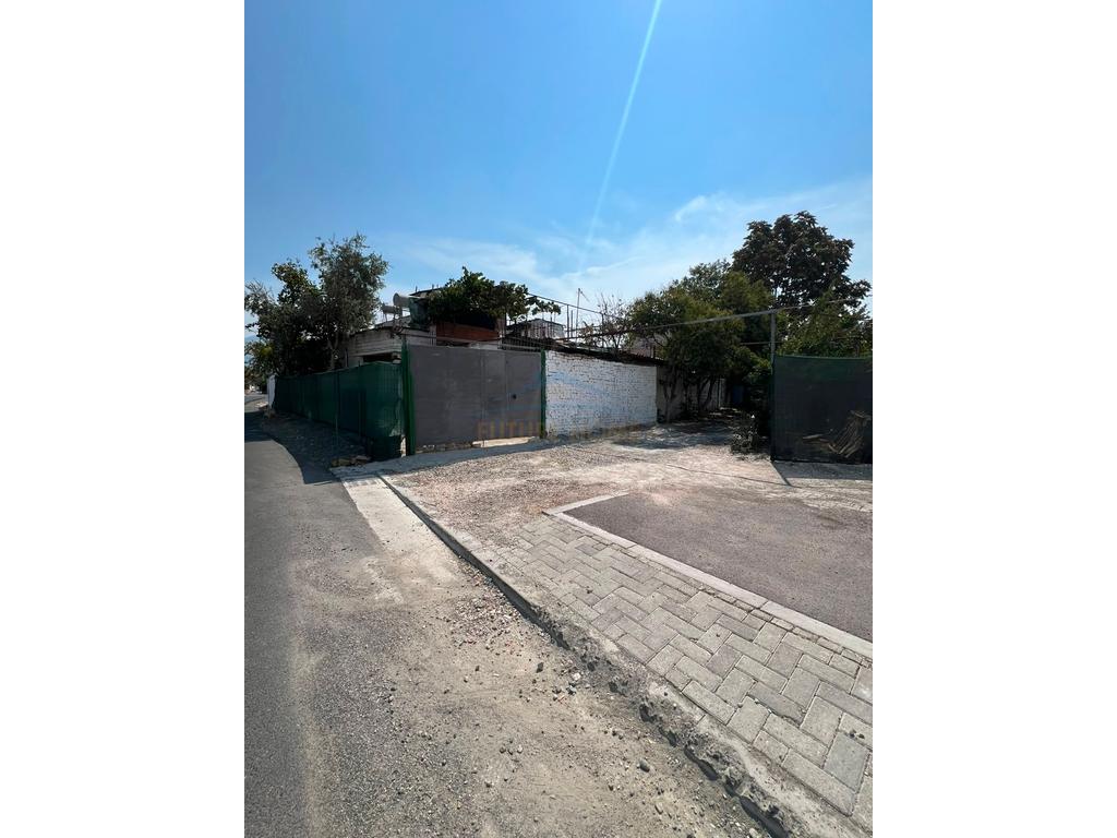 Shitet , Shtepi Private + Truall , Unaza e Re , Tirana 1