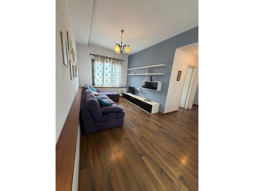 Qera , Apartament 2+1 , Pazari i Ri , Tirane 3