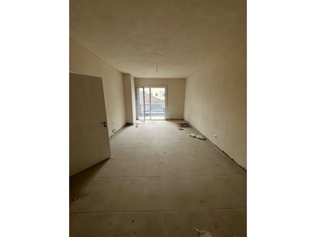 Shitet , Apartament 2+1+2 , 5 Maji , Tirane 3