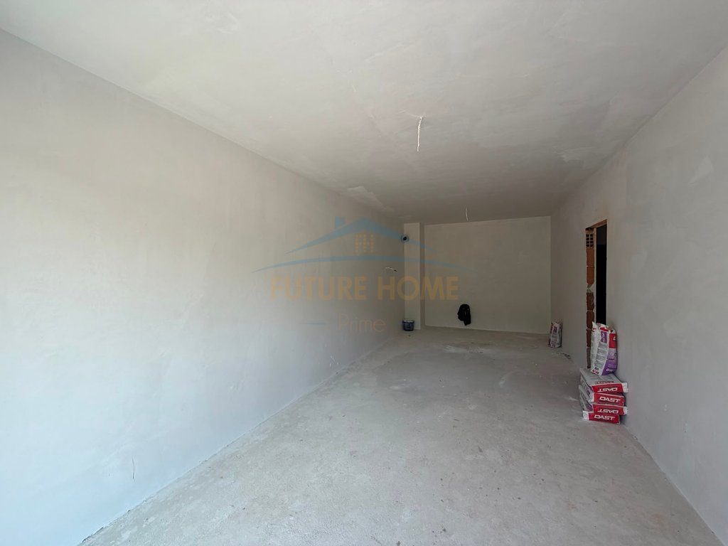 Shitet , Apartament 1+1 , Liqeni i thate , Tirane 2