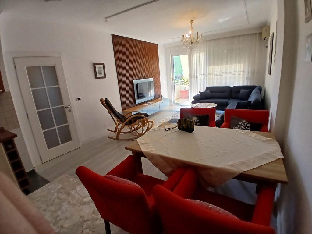 Qera, Apartament 2+1 , Bllok , Tirane 4