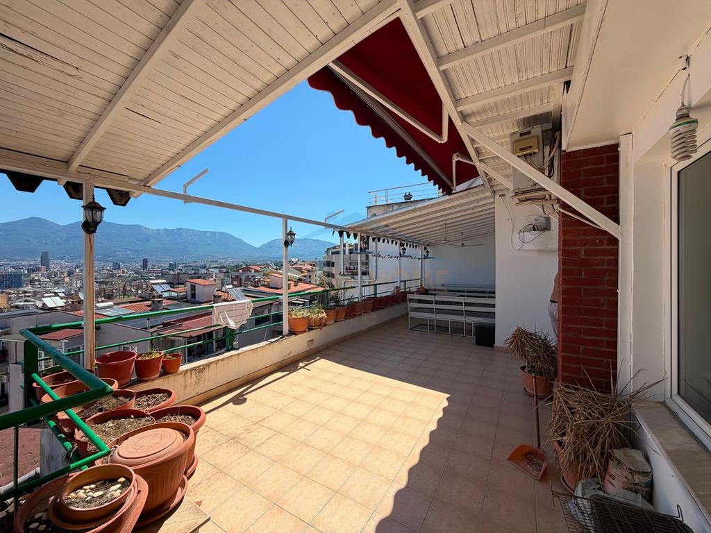 Shitet, Duplex 4+1+2, Rezidenca Kodra e Diellit 1, Tiranë. 2