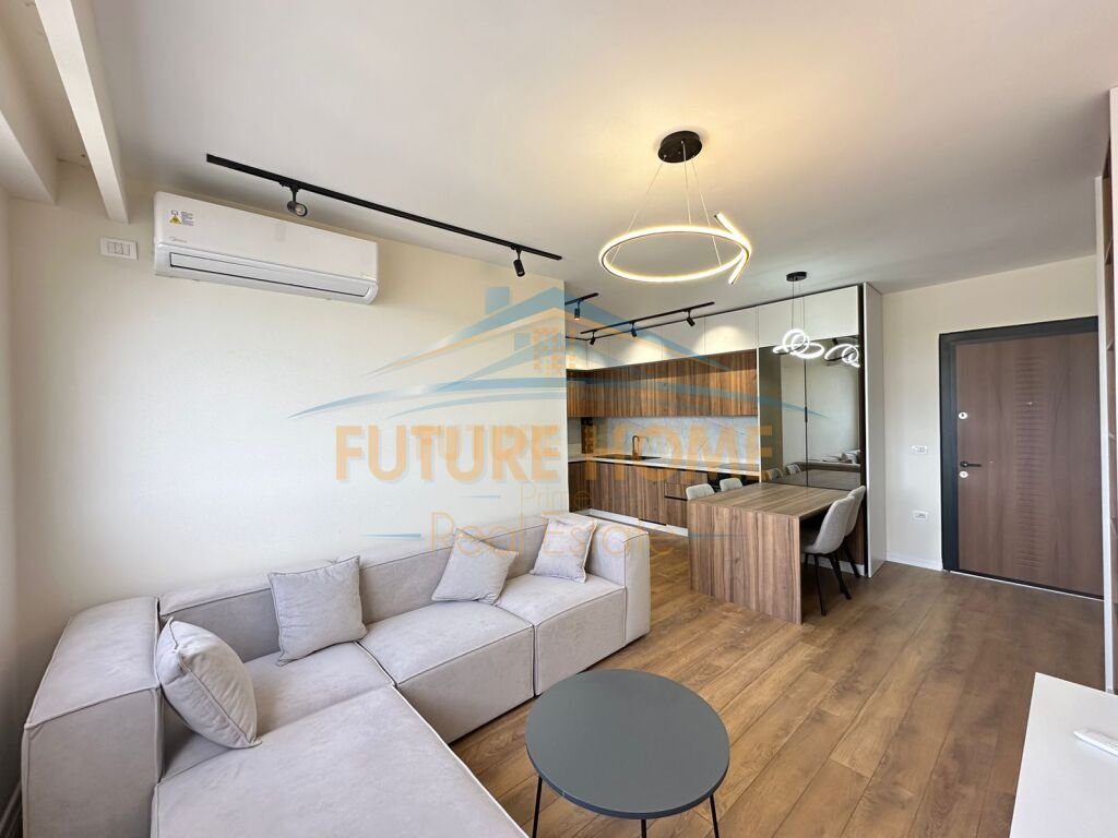 Shitet, Apartament 2+1, Shkoze, Tiranë.
