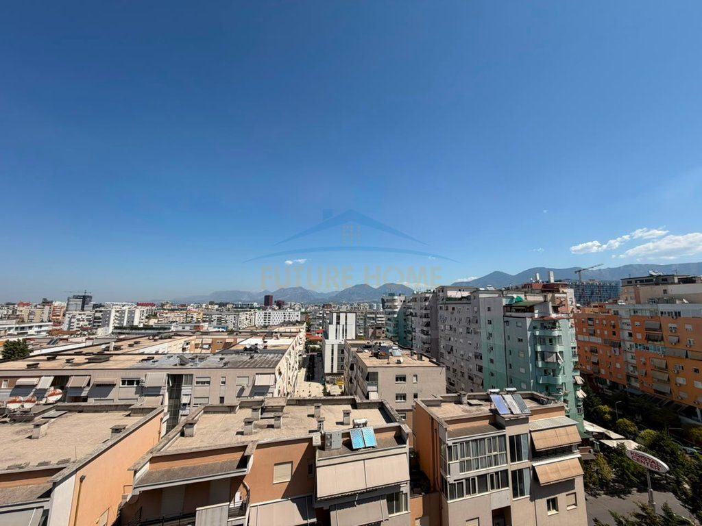 Qera, Ambient per zyra, Komuna e Parisit, Tirane