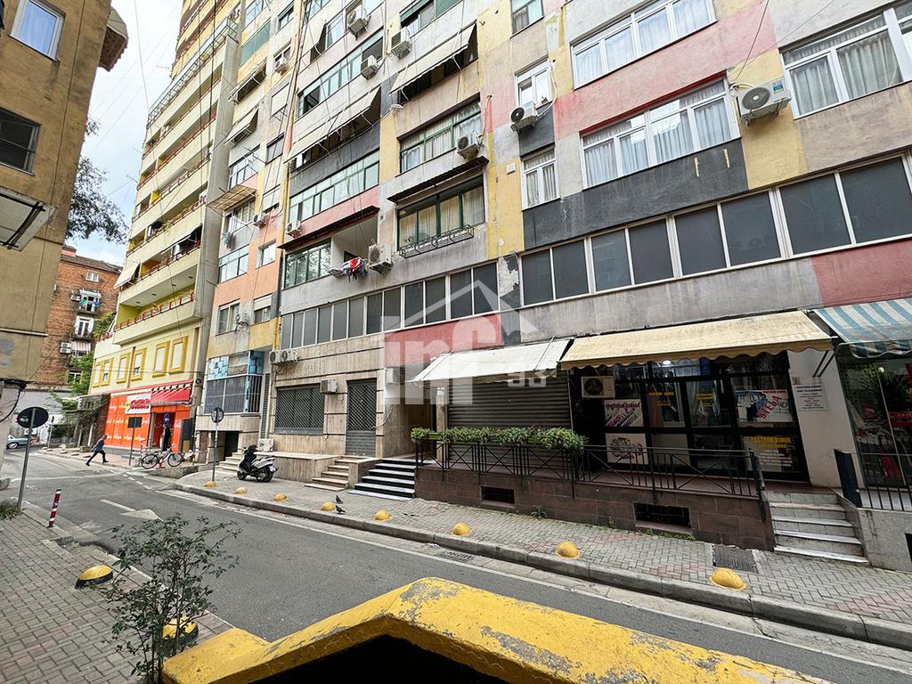 RRUGA “RESHIT ÇOLLAKU”, TE SHALLVARET 3