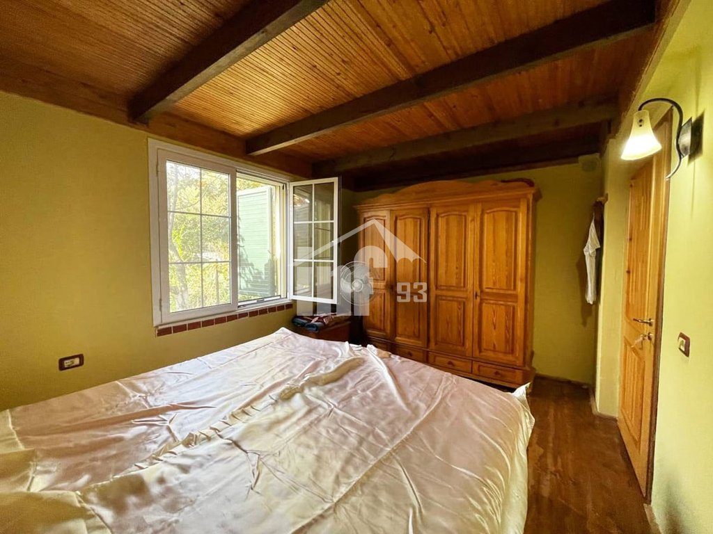 PRANË HOTELIT GJUETISË, ISHULL LEZHE