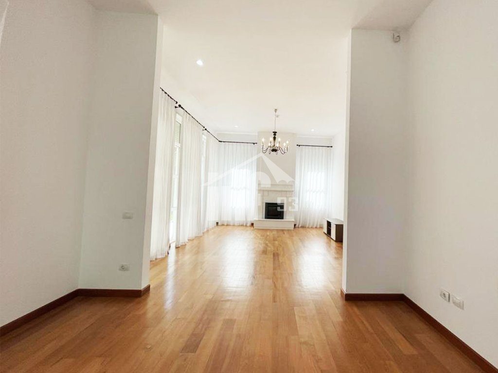 ROLLING HILLS LUXURY RESIDENCE 3
