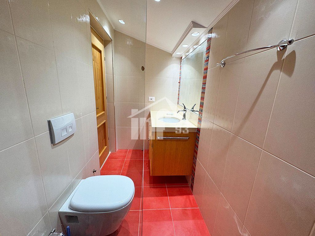 PRANË HOTELIT GJUETISË, ISHULL LEZHE