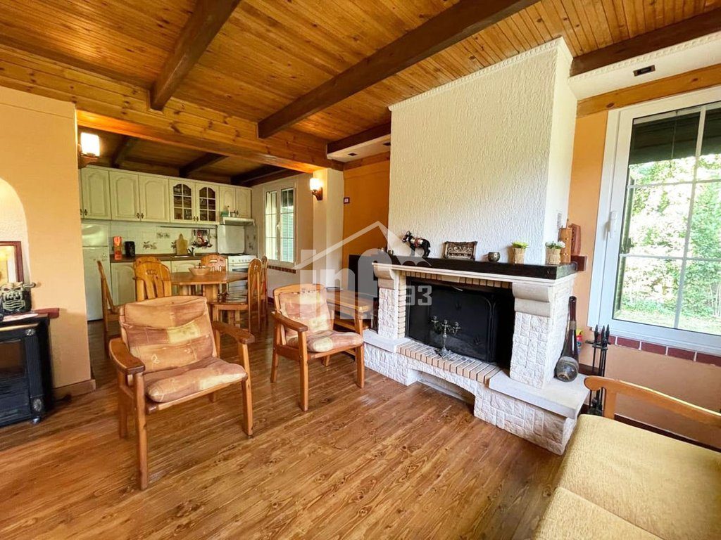PRANË HOTELIT GJUETISË, ISHULL LEZHE