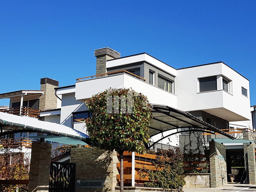 "LONG HILLS" RESIDENCE, 500 M NGA TEG 3