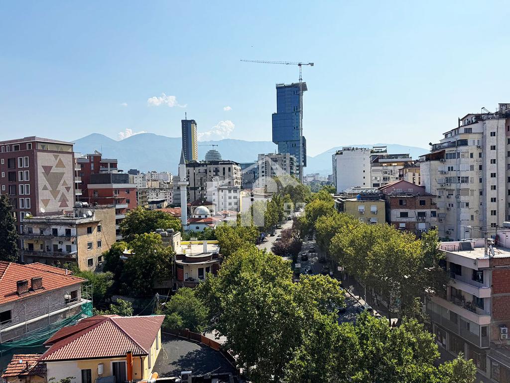 TE RRUGA E KAVAJES, PRANE QENDRES 2