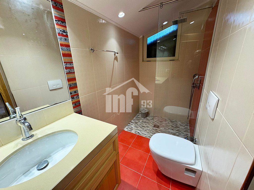 PRANË HOTELIT GJUETISË, ISHULL LEZHE