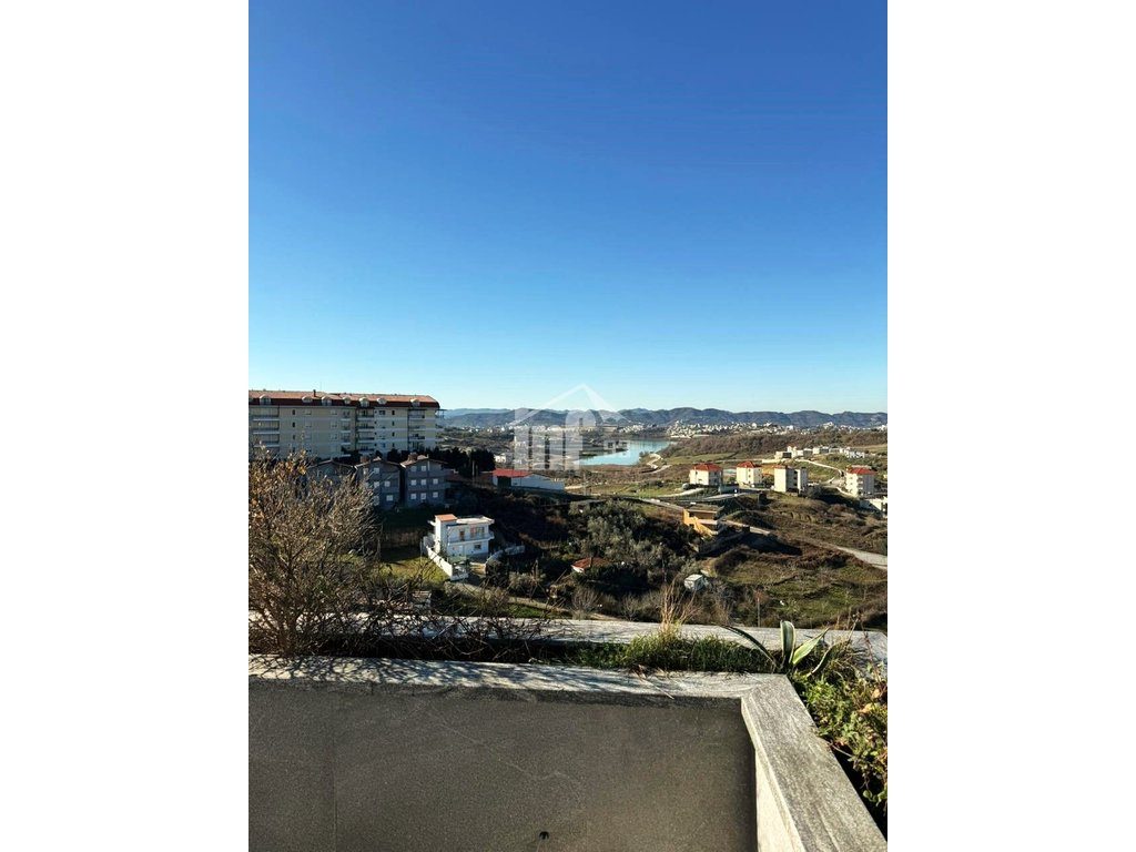 PRANË LIQENIT TË FARKËS 3