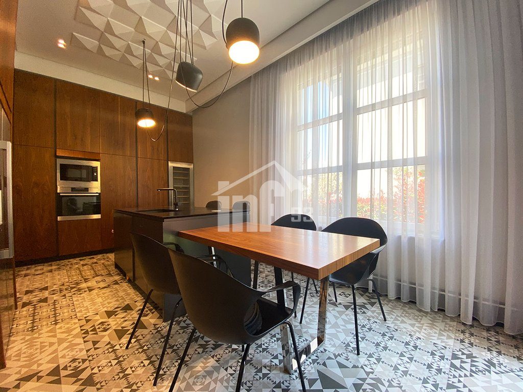 "ROLLING HILLS" 1 LUXURY RESIDENCE 2