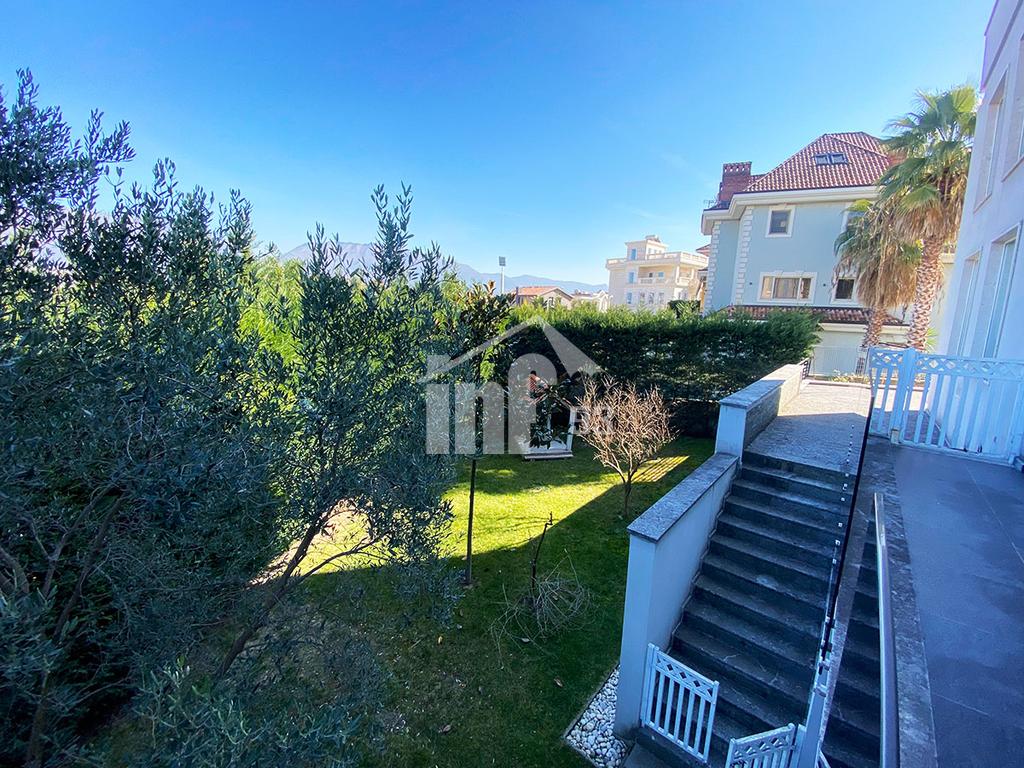 AKACIA HILLS, MJULL – BATHORE