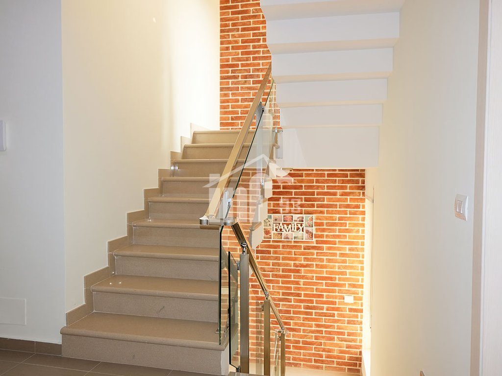“SUNRISE RESIDENCE” VETEM 200 M NGA TEG