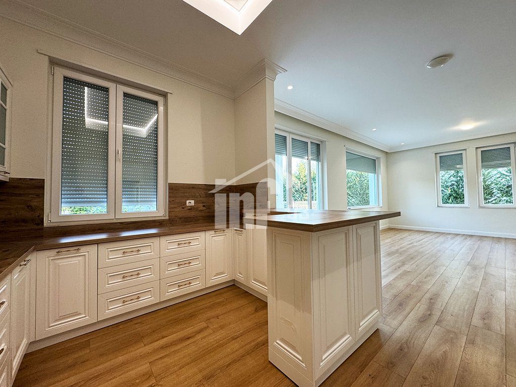 ROLLING HILLS LUXURY RESIDENCE 4