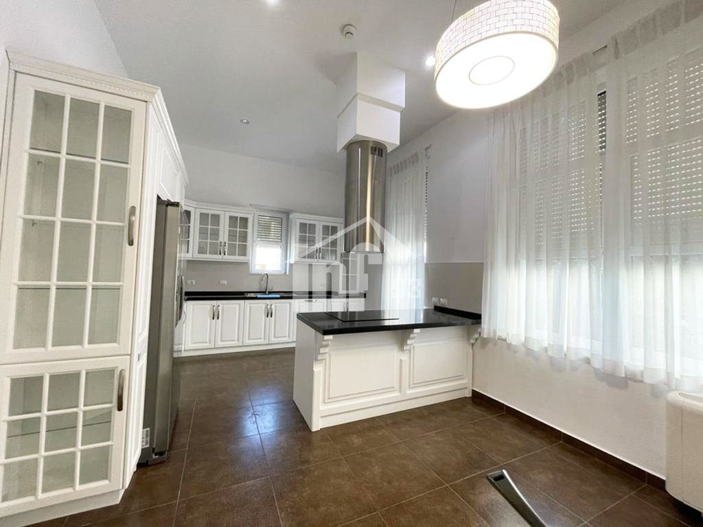ROLLING HILLS LUXURY RESIDENCE 4