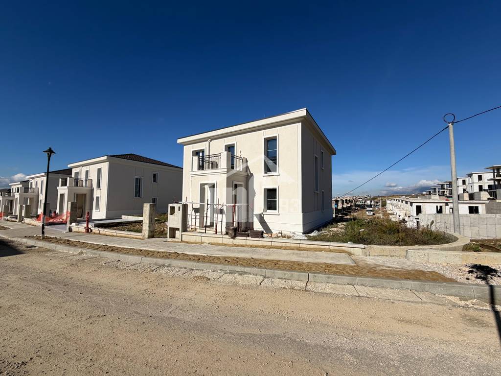 ROLLING HILLS LIQENI, FARKE 3