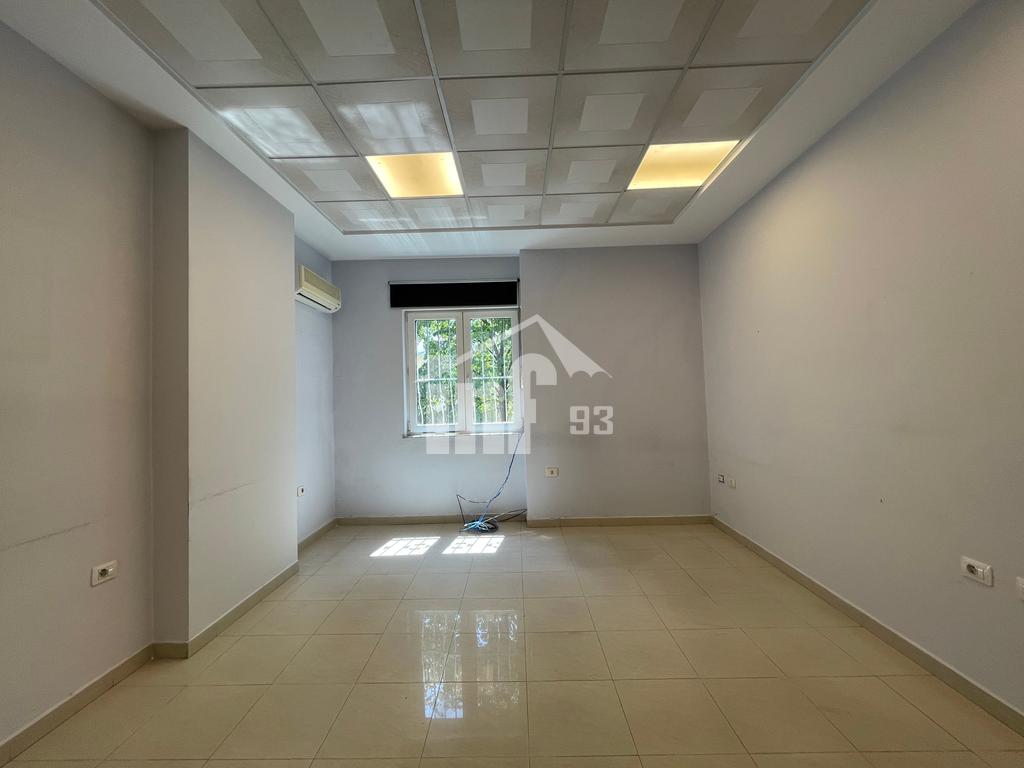 NE QENDER, PRANE TOPTANI CENTER 3