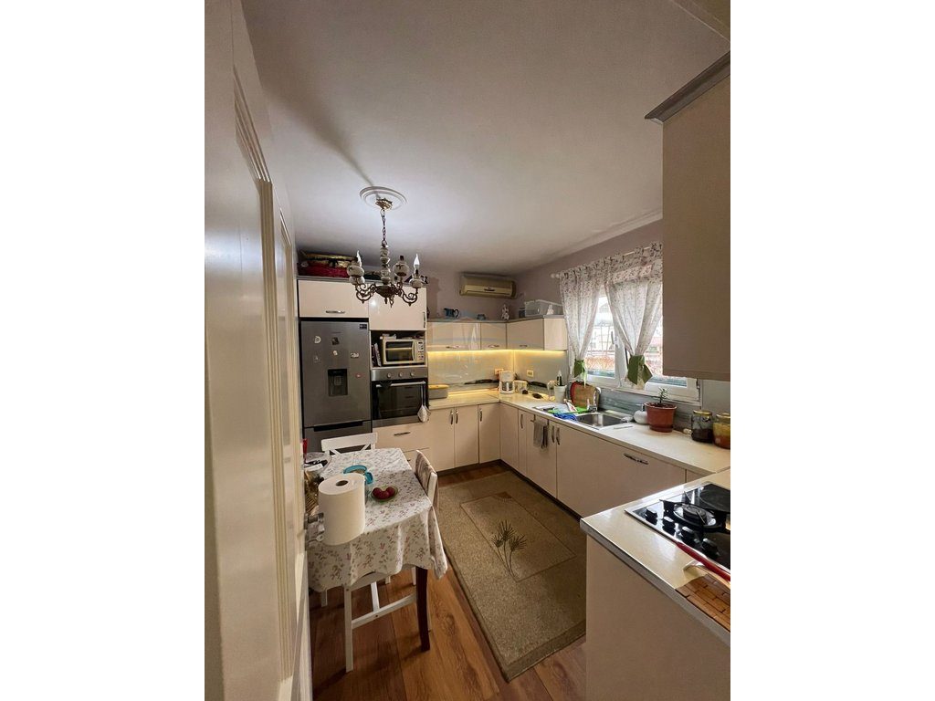 Shitet, Apartament 2+1 + Garderobë, Rruga e Kavajës,Tiranë 2