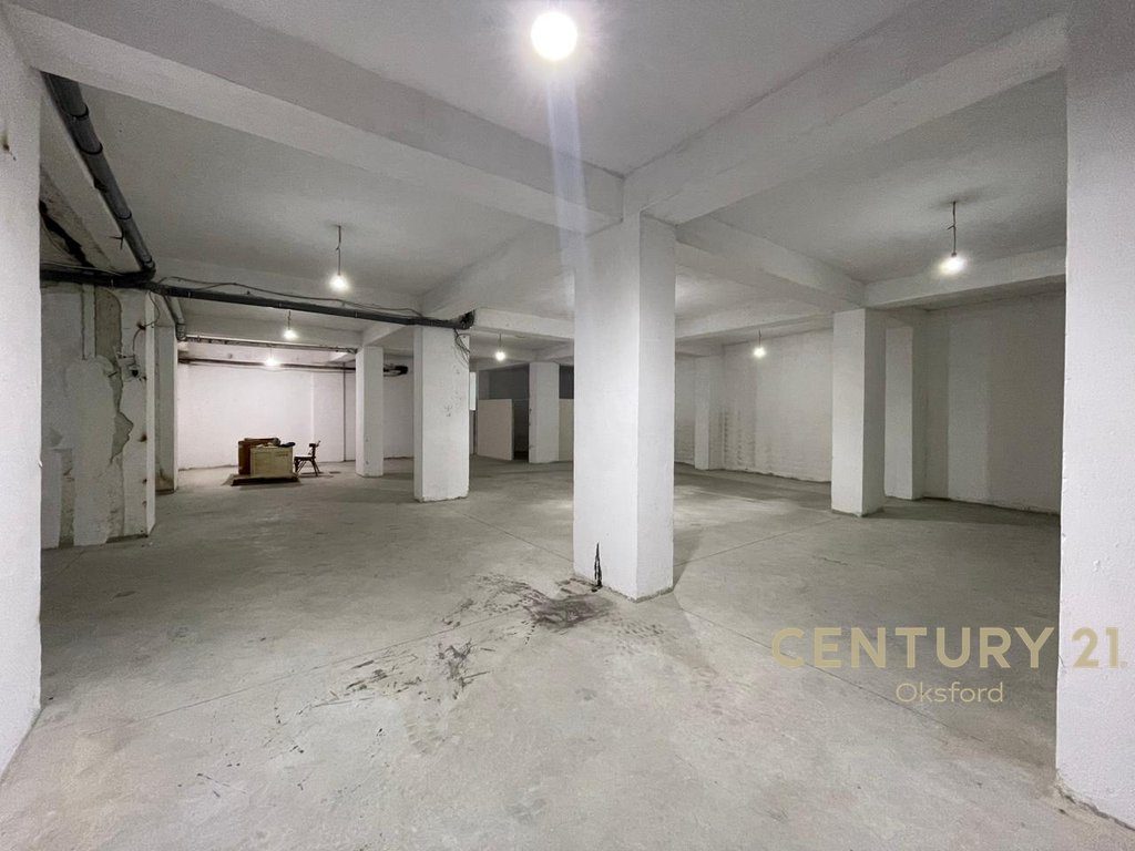 OKAZION, SHITET 414M2 SIPERFAQE PARKIMI NE FRESK 4
