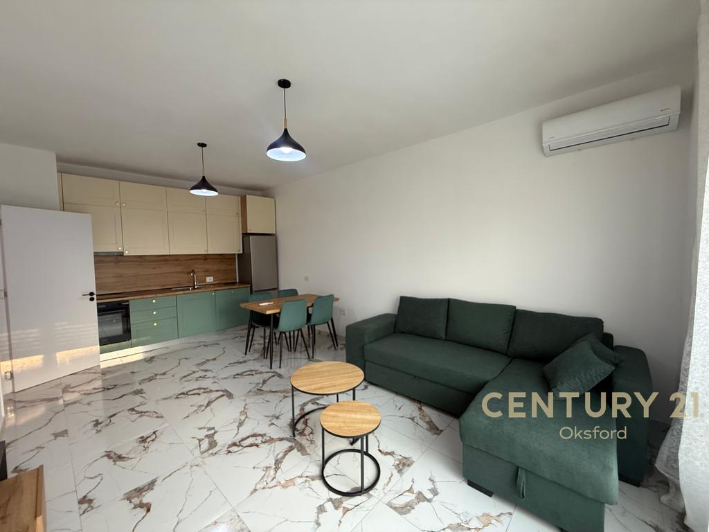 Japim me qira apartament 2+1+2,tek Rruga “5 Maji”!
