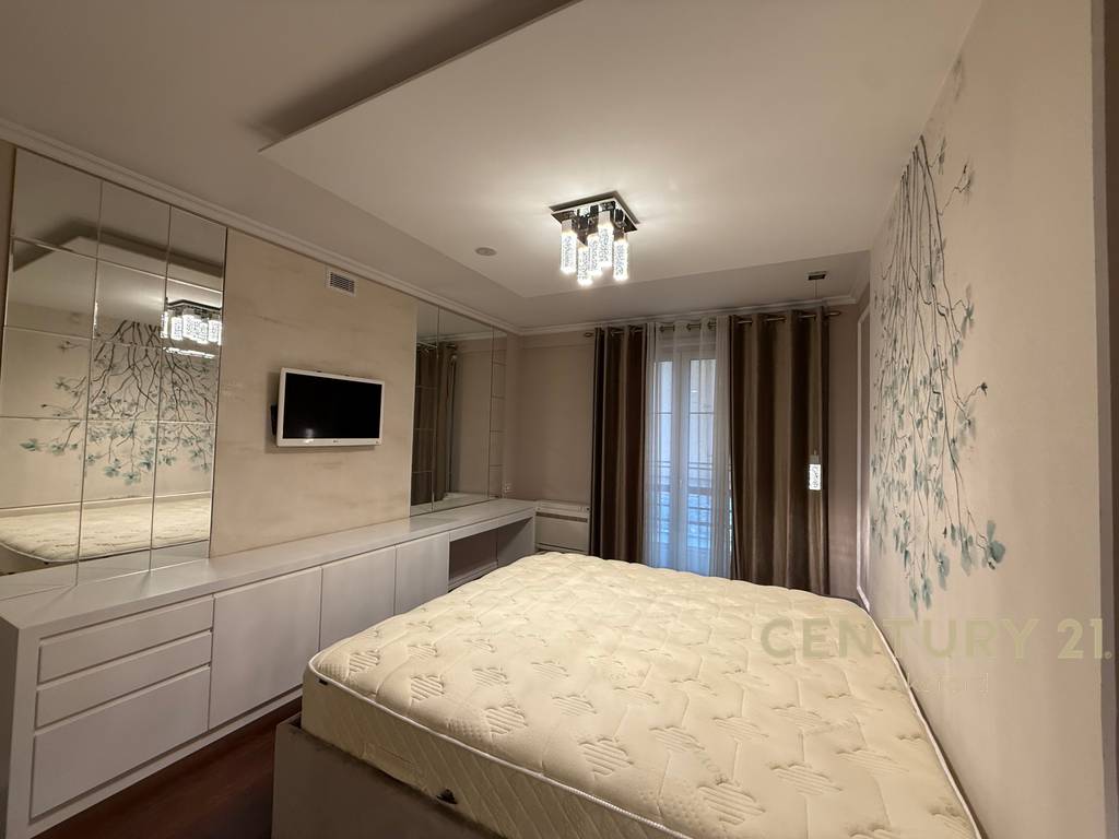Japim me qira apartament 2+1+2 tek Liqeni i Thate!