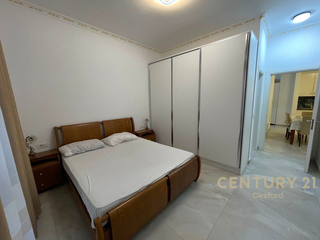 Jepet me qira apartament 2+1+2 te Ish Uzina Dinamo, përballë tregut. 4