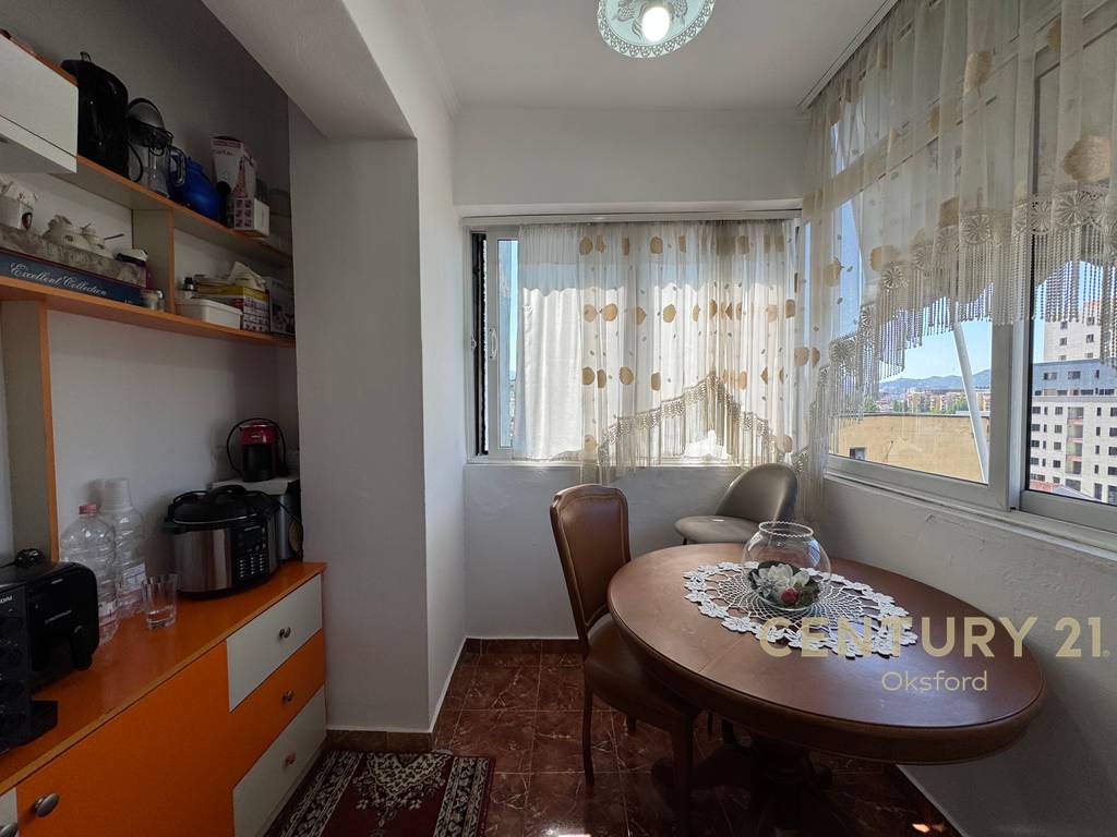 SHITET APARTAMENT 2+1 NE LAPRAK, RRUGA DRITAN HOXHA 2