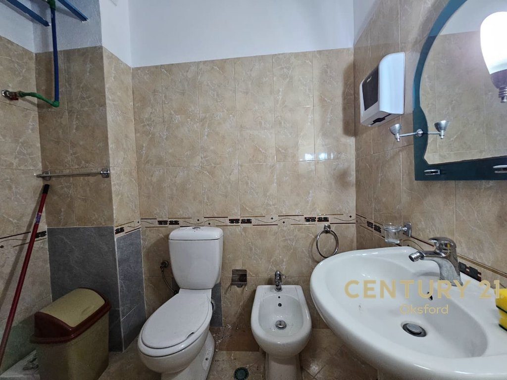 JEPET ME QERA APARTAMENT PER ZYRA NE BLLOK 2
