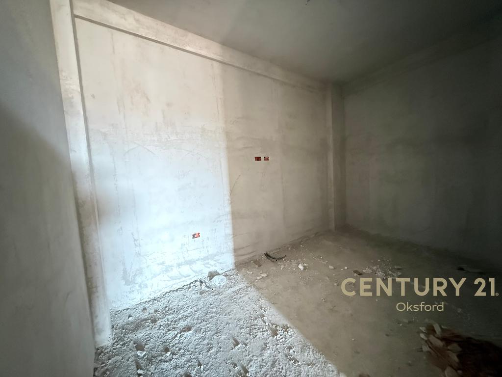 Okazion! Apartament në shitje 2+1, pranë ish Fushës së Aviacionit!