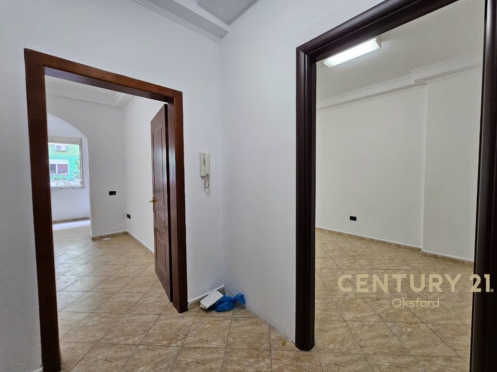 JEPET ME QERA APARTAMENT PER ZYRA NE BLLOK
