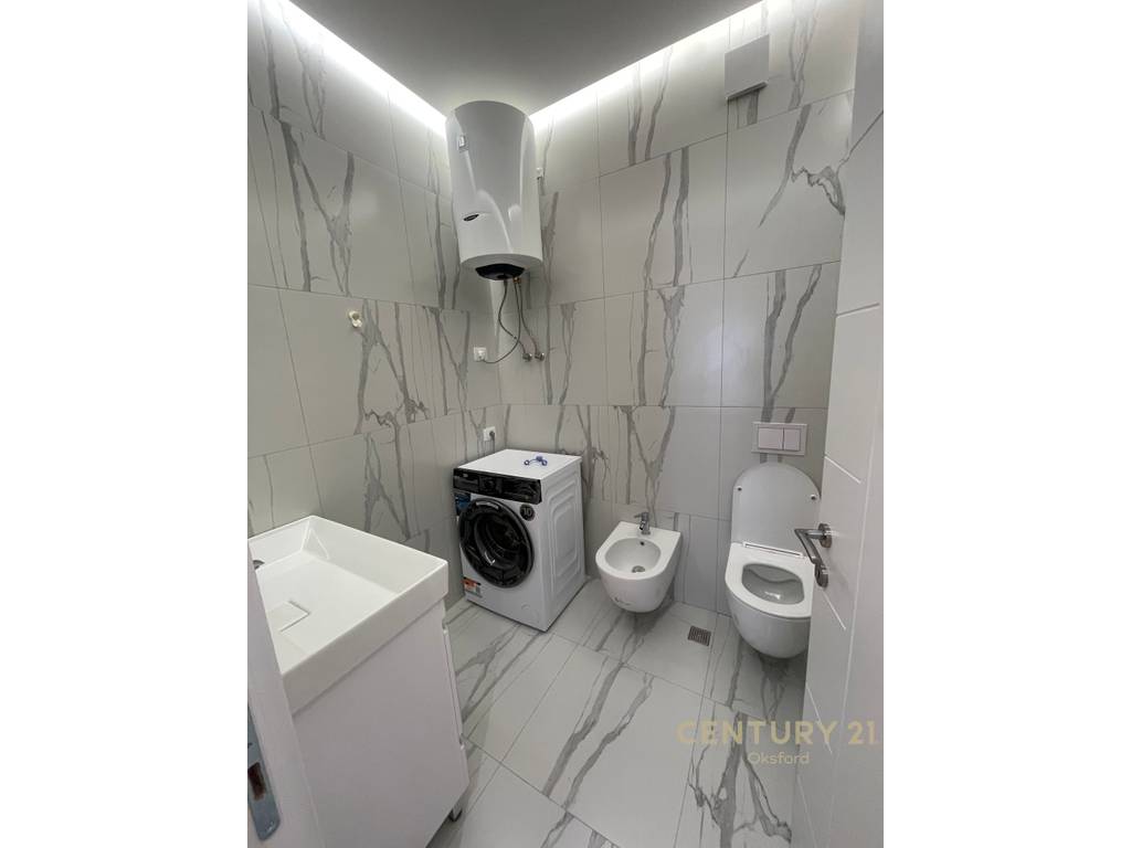 Apartament 3+2+1 për Shitje në Univers City 3