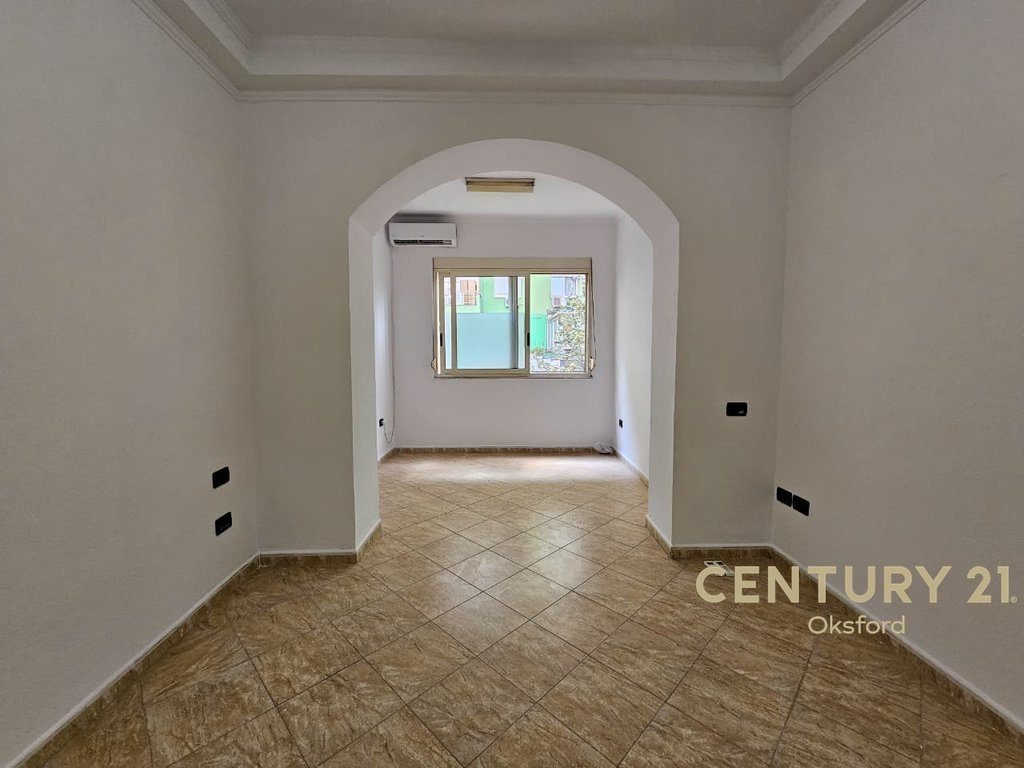 JEPET ME QERA APARTAMENT PER ZYRA NE BLLOK 4