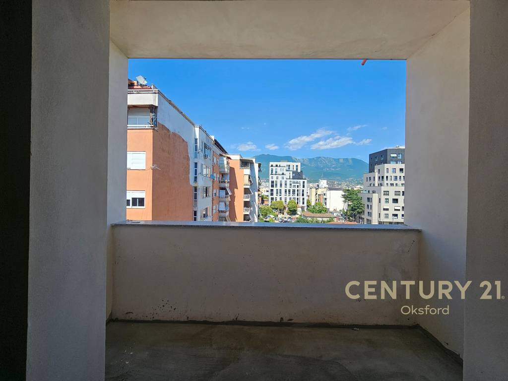SHITET APARTAMENT 2+1+2 PLUS POST PARKIMI TEK SHKOLLA E KUQE ! 4