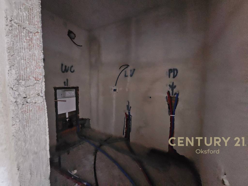 SHITET APARTAMENT 2+1 PLUS LAVANDERI TEK FUSHA E AVIACIONIT! 3