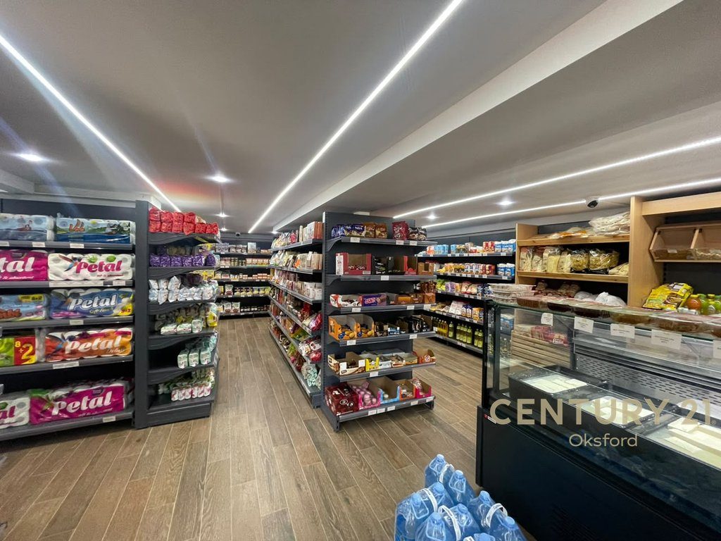 ISH FUSHA E AVIACIONIT, SHITET BIZNES SUPERMARKET NE GJENDJE PUNE 3