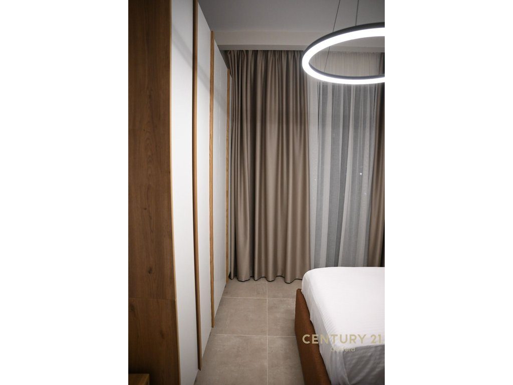 Shitet Apartament 2+1 ne Kamez!