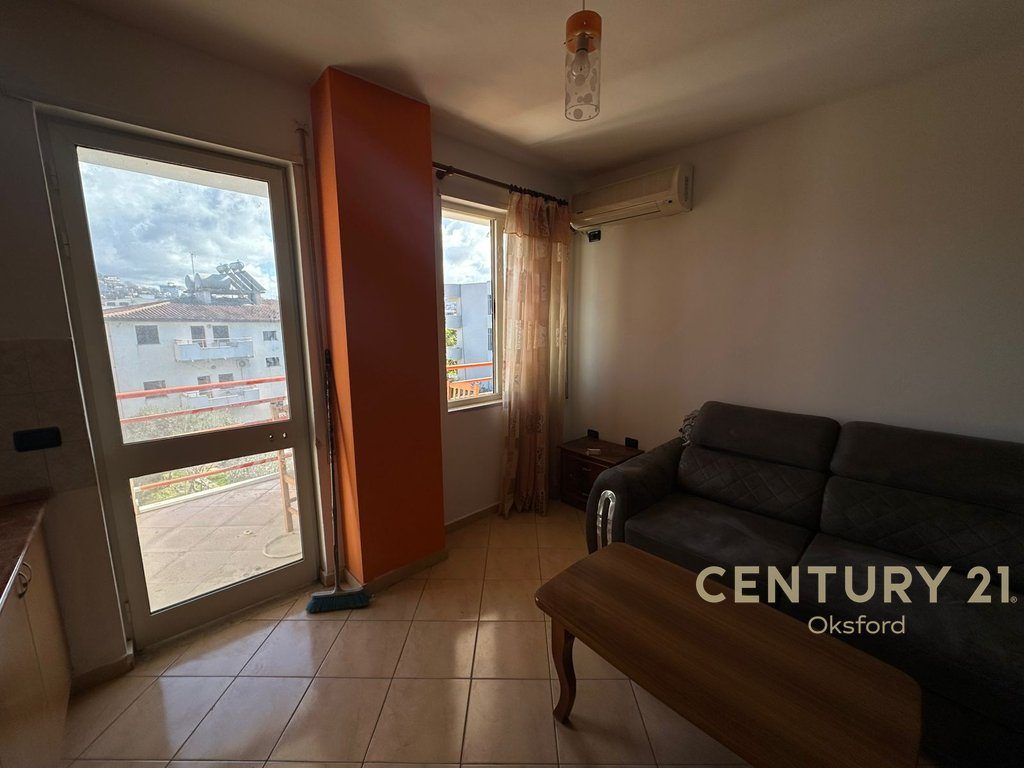 Apartament në Golem për shitje 2