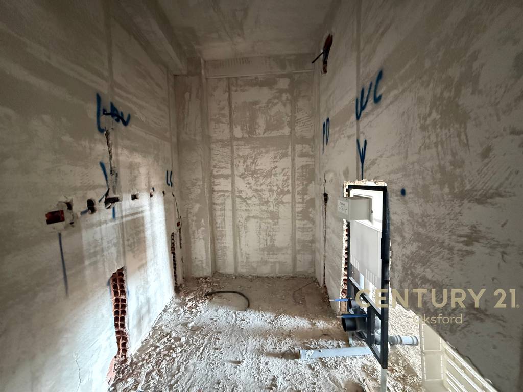 Okazion! Apartament në shitje 2+1, pranë ish Fushës së Aviacionit! 4