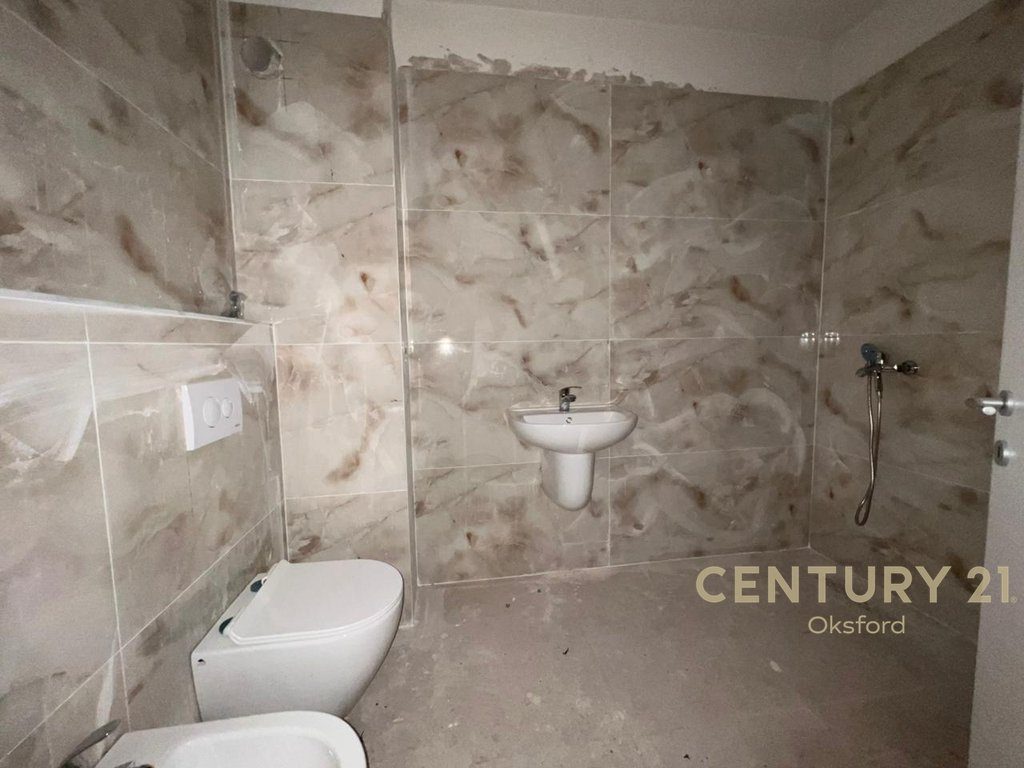 APARTAMENT 1+1 PER SHITJE NE YZBERISHT 3