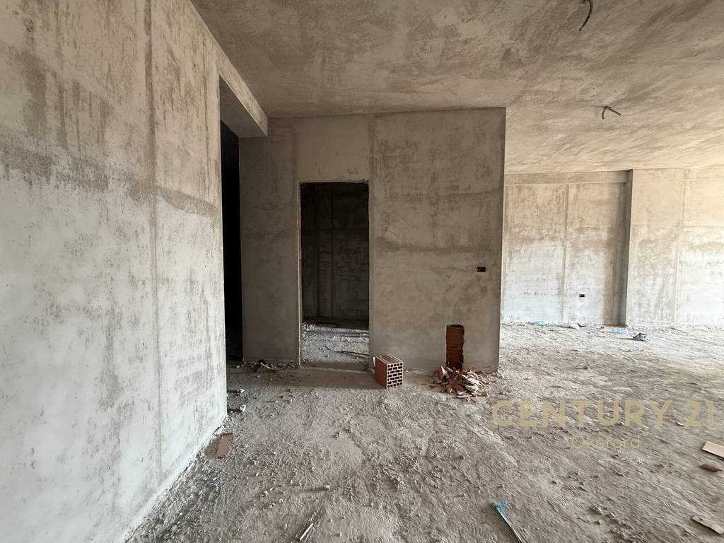 Okazion! Apartament në shitje 2+1, pranë ish Fushës së Aviacionit! 3