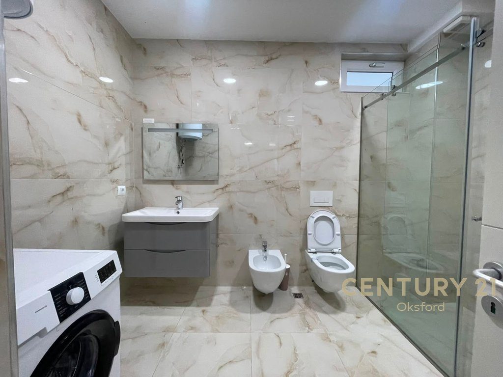 APARTAMENT PËR QIRA 2+1+2+POST PARKIMI TE KOPSHTI BOTANIK! 3